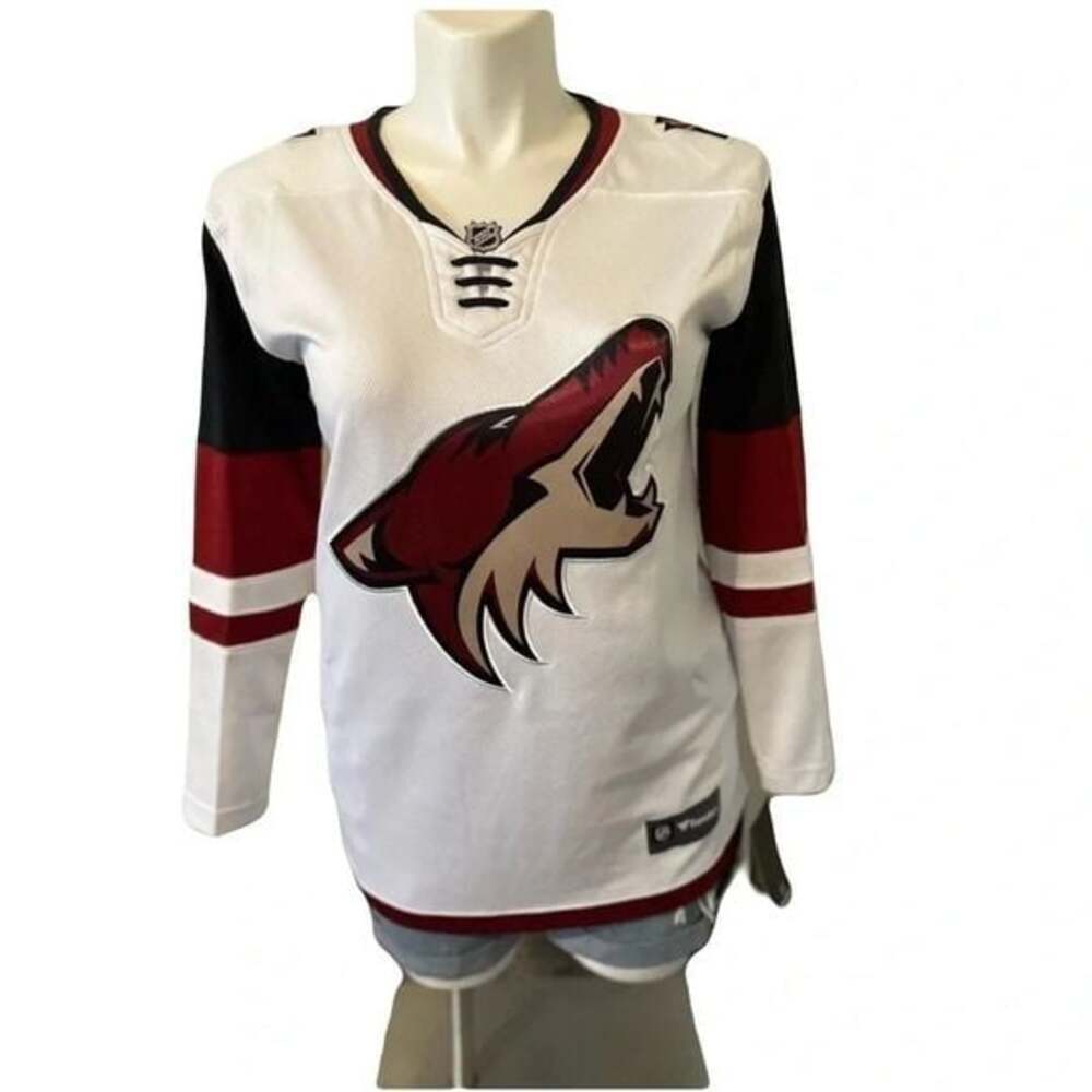 NWT Arizona Coyotes Women’s Jersey Size Large